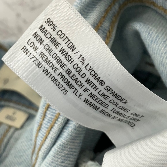 Universal Thread Women's Denim Mini Skirt, Light Wash Various Sizes - Picture 7 of 7